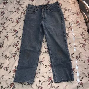 medium wash boyfriend jeans